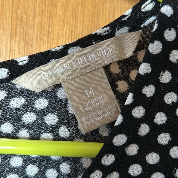 EUC sleeveless top with great drape - Picture 2 of 4